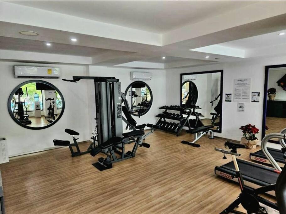 Stunning 1 Bdrm Condo Gym-Pool 10 Min To The Beach & Quinta Av Playa del Carmen Exterior photo